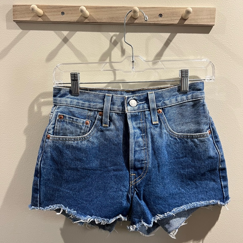 Women's Levi Shorts